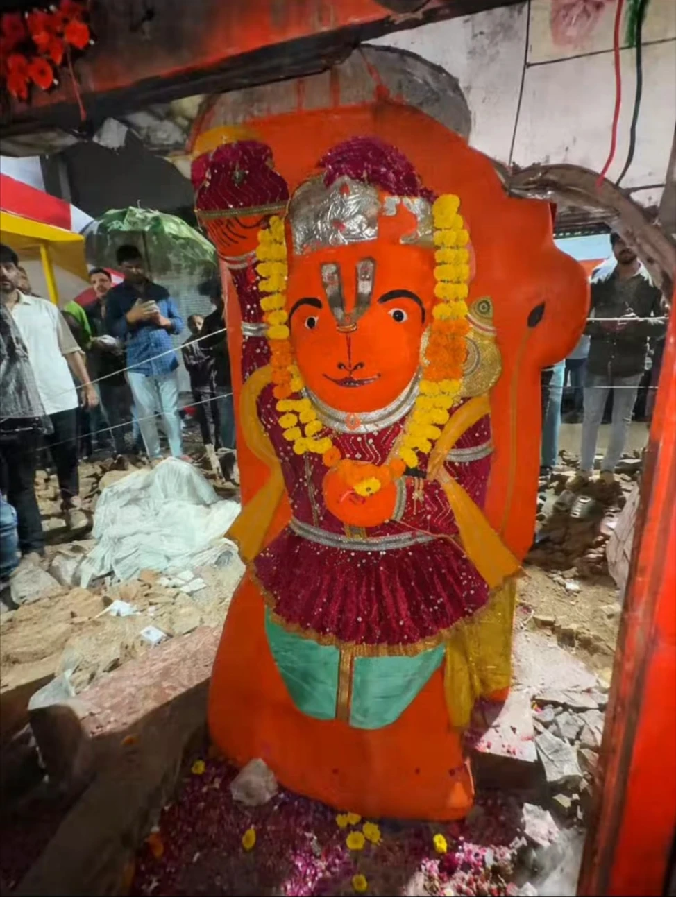 दक्षिणमुखी से उत्तरमुखी होने पर श्रद्धालुओं की चिंता