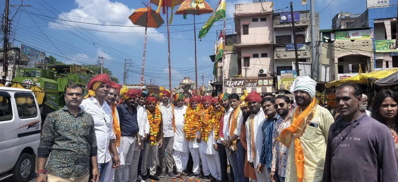 छतरी निशानी का निकला भव्य चल समारोह
