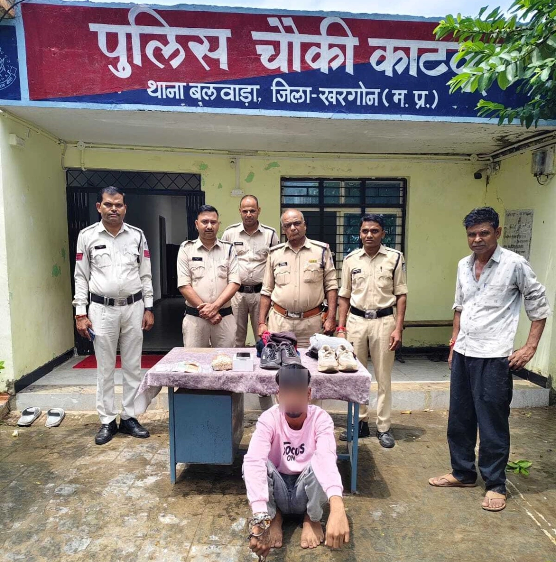 आरोपी गिरफ्तार, 44,990 रुपये नकद बरामद